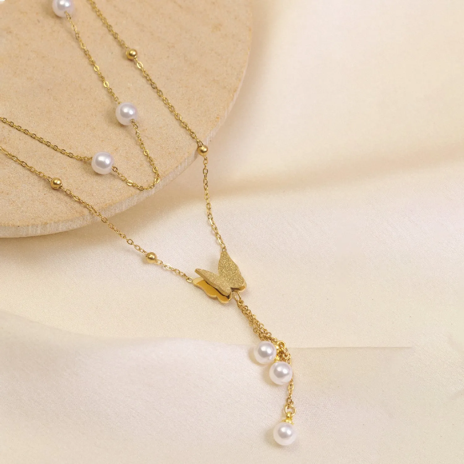 Artklim Gold Plated White Pearls And Heart Pendant Necklace