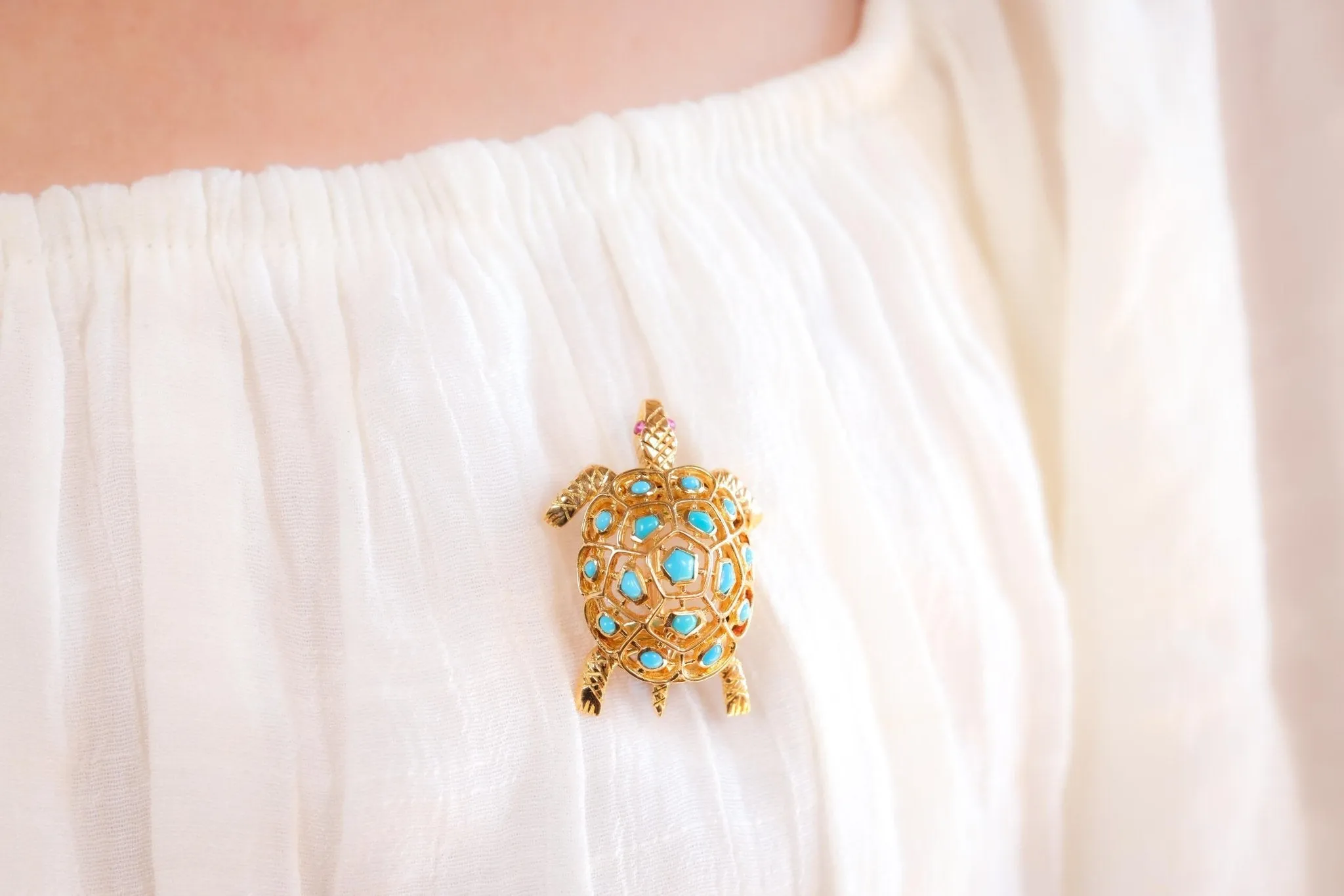 Boucheron Turquoise 18K Yellow Gold Turtle Brooch