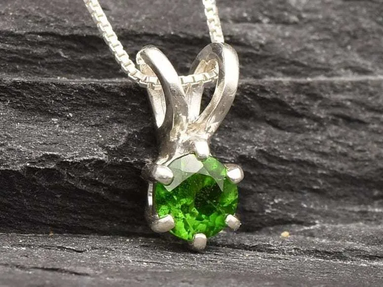 Chrome Diopside Necklace - Solitaire Round Pendant - Dainty Green Necklace