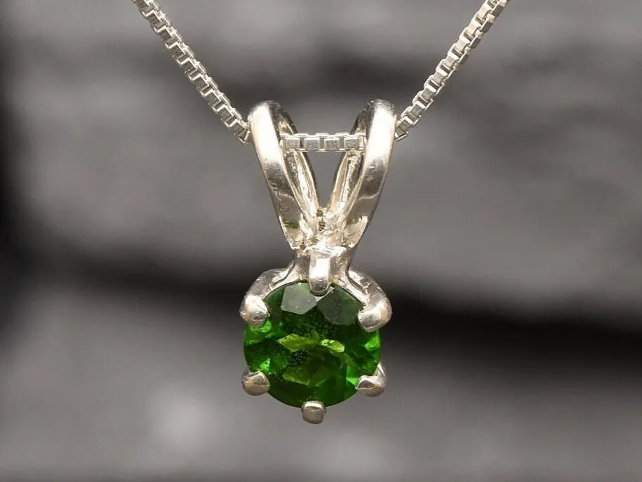 Chrome Diopside Necklace - Solitaire Round Pendant - Dainty Green Necklace