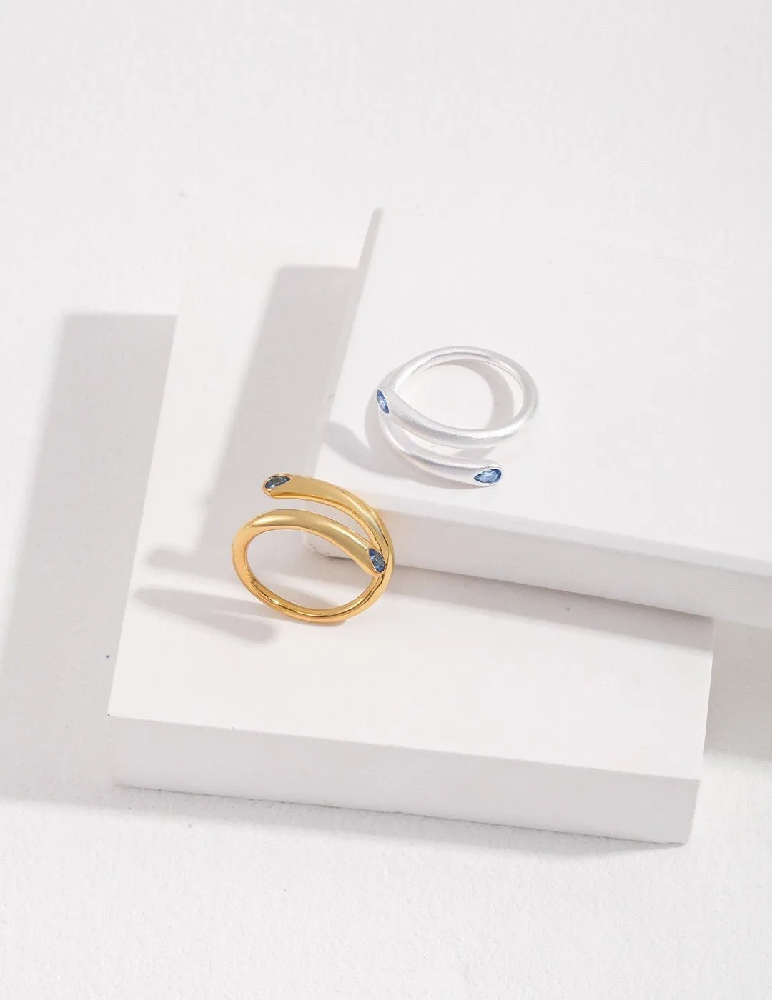 Minimalist Line Sapphire Ring