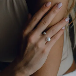 Two Pearl Ring